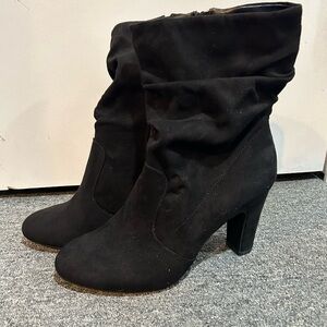 New Kelly & Katie Black Heeled Boots with Slouchy Design 8.5